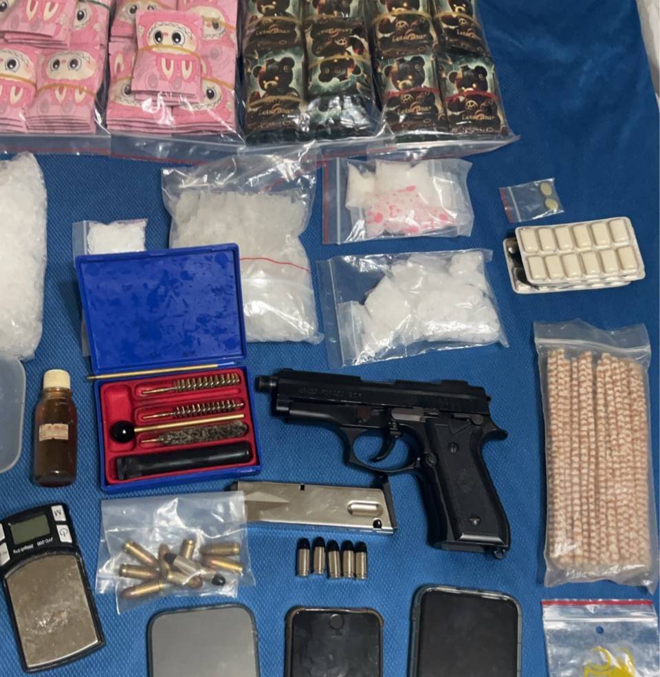 保三總隊掃毒連破2製毒分裝廠。警方提供