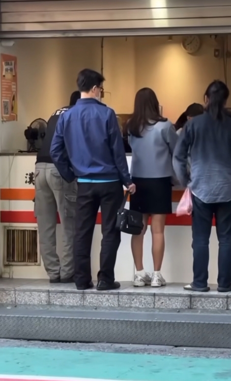 中壢火車站疑現偷拍色狼 連2日同時段、地點撞見網友氣炸 1764143030677