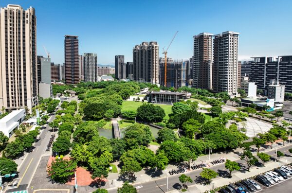 中路特區鄰國道二號南桃園交流道,直達高鐵與機場。圖/業者提供