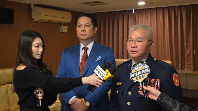 《圖說》警察局長方仰寧強調，該筆捐款將妥善運用於強化治安維護能量，並慰勉在執行勤務及破案過程中表現傑出、辛勤付出的員警。〈刑大提供〉