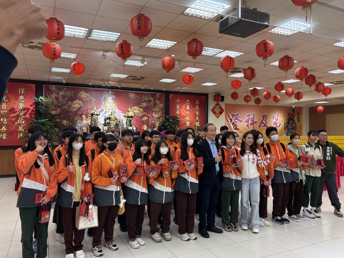 全台唯一水上遶境展現百年底蘊!石門水庫媽祖巡湖 40遊艇船隊壯觀祈福 4545 2 1