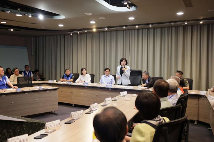 張麗善縣長感謝高雄市雲林縣同鄉會長期關心母縣發展,以實際行動支持社會公益及弱勢照顧,充分展現旅外鄉親對故鄉的深厚情感與向心力。
