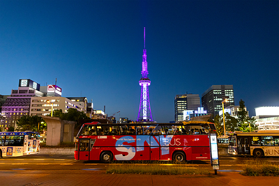 夜間於名古屋街頭穿梭的敞篷巴士。採期間限定運行！無論日間或夜間都提供特色十足的路線。