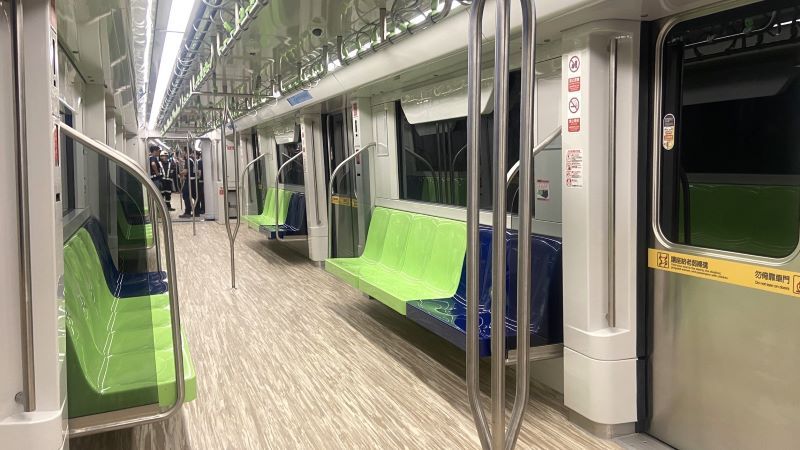 《圖說》列車內裝。〈捷運局提供〉