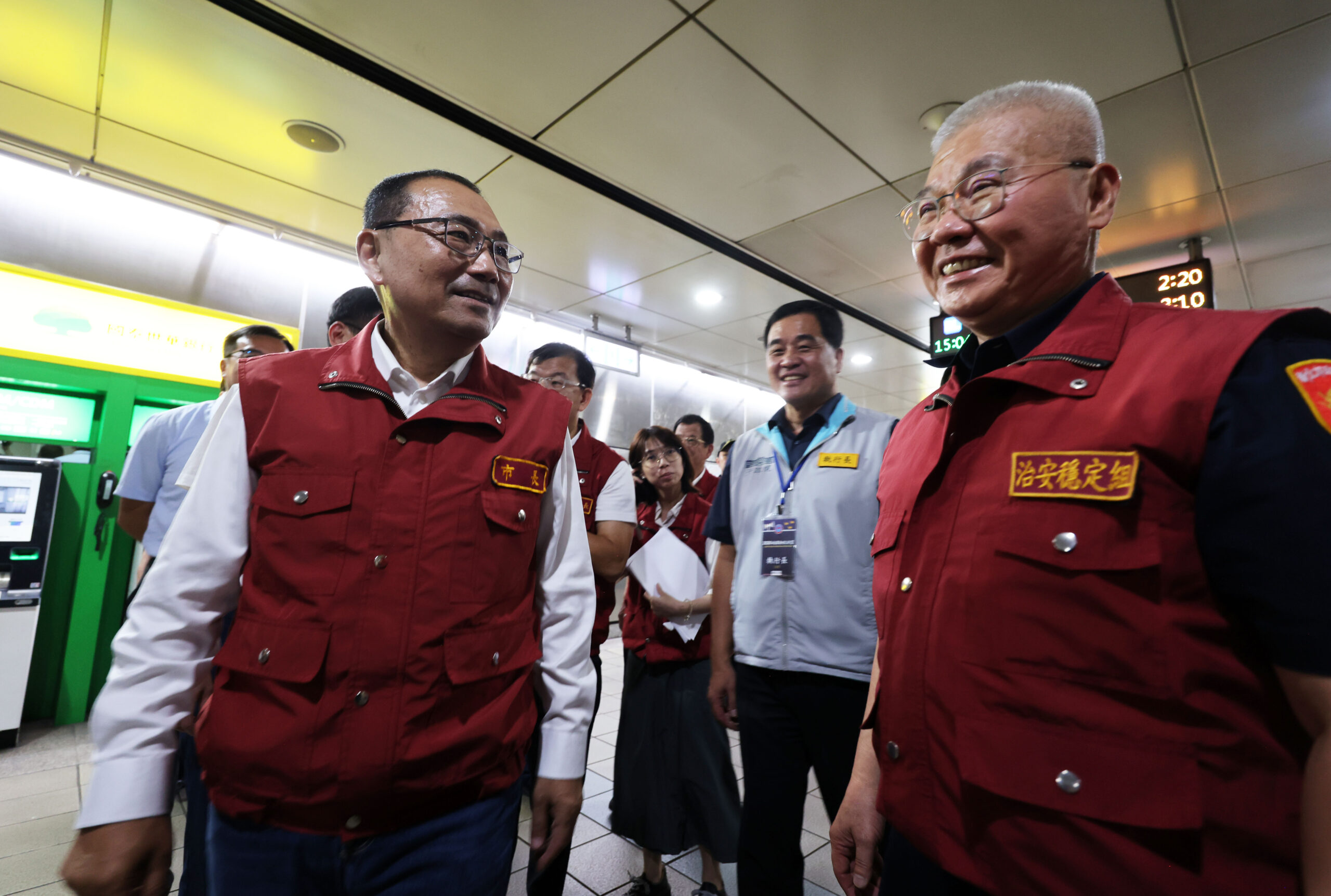 《圖說》侯友宜市長實地視導防空疏散避難演習會場--捷運府中站。〈新北市府提供〉